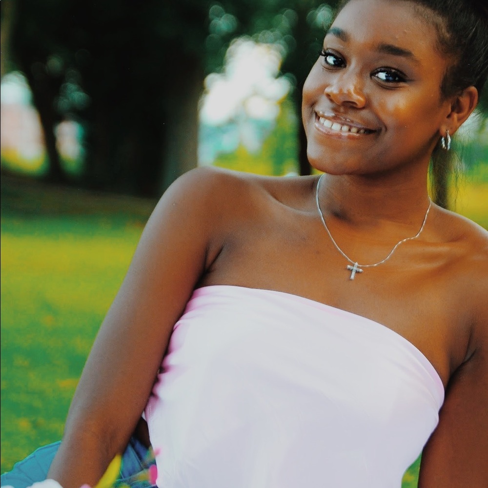 Meet your Posher, Amara